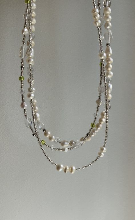 Beaded Crystal Jewelry, Pearl Jewelry Handmade, Luxury Beaded Jewelry, Beaded Necklace Pearl, Pearl Bead Jewelry, Necklace Handmade Ideas, Beads Necklace Ideas, Pearl Necklace Diy, Diy Bead Jewelry