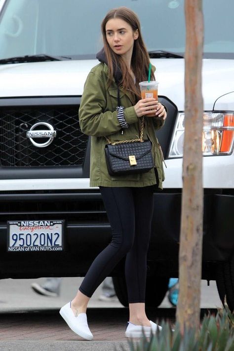 Lili Collins Outfits, Green Jacket Outfit, Khakis Outfit, Short Girl Fashion, Lily Collins Style, Green Lily, Olive Jacket, Green Mugs, Stylish Pants