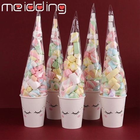 Unicorn Party Ideas, Diy Unicorn Party, 4de Verjaardag, Party Candy Bags, Unicorn Treats, Unicorn Birthday Party Decorations, Candy Cone, Unicorn Themed Birthday Party, Diy Unicorn