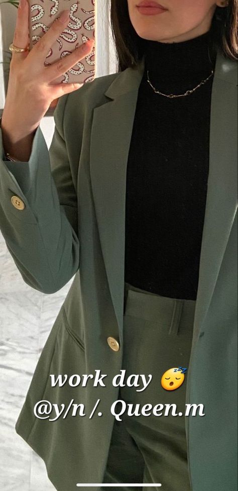 Womens Suit Outfits, Sage Green Outfit, Green Suit Women, Green Blazer Outfit, Womens Suit, Turtleneck Outfit, Suit Outfit, Blazer Outfits For Women, Outfit Classy