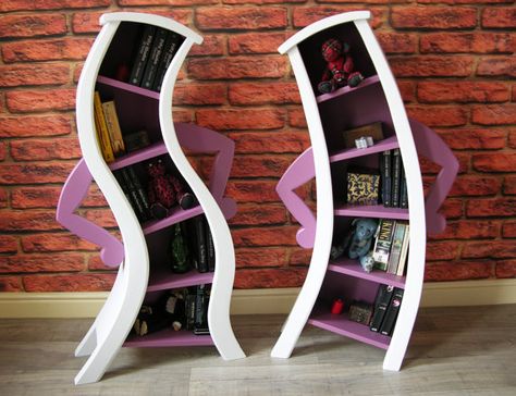 alice disney bendy shelves #disney #shelves http://wallartkids.com/alice-in-wonderland-bedroom-ideas Alice In Wonderland Bedroom, Alice In Wonderland Room, Deco Disney, Weird Furniture, Furniture Wardrobe, Whimsical Bedroom, Disney Room Decor, Disney Bedrooms, Diy Kids Furniture