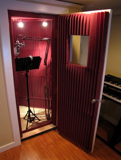 A voice over studio setup -- Singers don't sing in these 'phone booth' style setups 99% of the time. But it's cozy and private for voice overs. Penyiar Radio, Home Recording Studio Setup, Recording Studio Setup, Home Studio Ideas, Home Music Rooms, Recording Studio Design, Recording Studio Home, Home Studio Setup, Music Studio Room