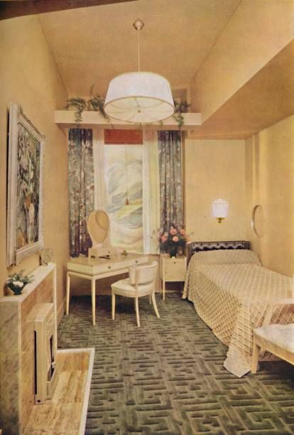 1945 50s Bedroom Aesthetic, Bedroom Inspo Vintage, 50s Bedroom, 1950s Interior Design, 1940s Bedroom, 1950s Living Room, 1940s Home Decor, 50s Home, 1950s Home Decor