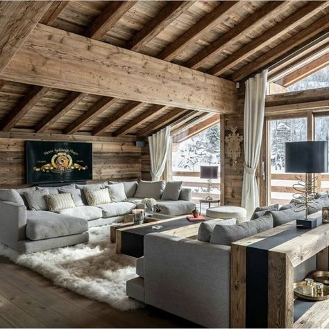 Chalet Modern, Apartment Rustic, Mountain Interior Design, Luxury Chalet Interior, Chalet Interior Design, Alpine House, Mountain Interiors, Chalet Chic, Farmhouse Bedroom Decor Ideas