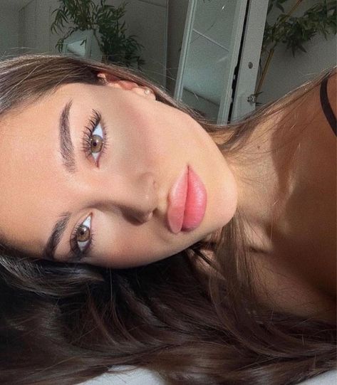 Lips Inspiration, Botox Lips, Maquillage On Fleek, Smink Inspiration, Lip Injections, Lip Fillers, Makeup Pictures, Her Eyes, Natural Makeup Looks