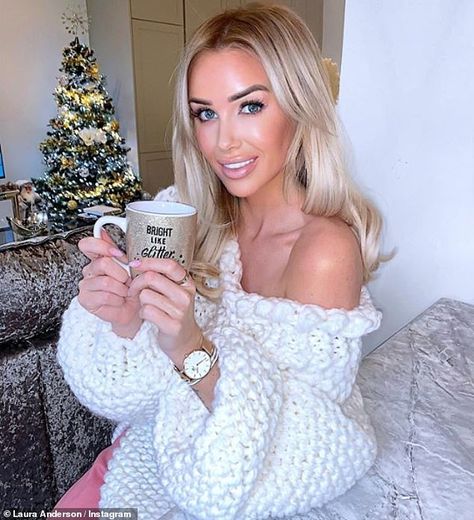 Laura Anderson.. MUMS 'Jess' handmade V-neck sweater.. Facial Surgery, Face Peel, Just She, Latest Celebrity News, Breast Augmentation, Love Island, A Face, Plastic Surgery, Kendall Jenner