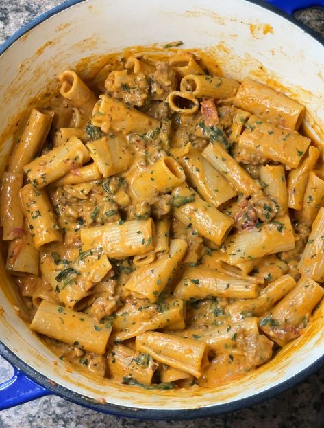 Creamy Rigatoni With Italian Sausage Creamy Tuscan Italian Sausage Pasta, Sausage Rigatoni Pasta Recipes, Beef Italian Sausage Recipes, Italian Sausage Mac And Cheese, Rigatoni And Sausage Recipes, Rigatoni Ground Beef Recipes, Ground Beef Rigatoni, Pasta With Bratwurst, Recipes With Ground Sausage Dinner