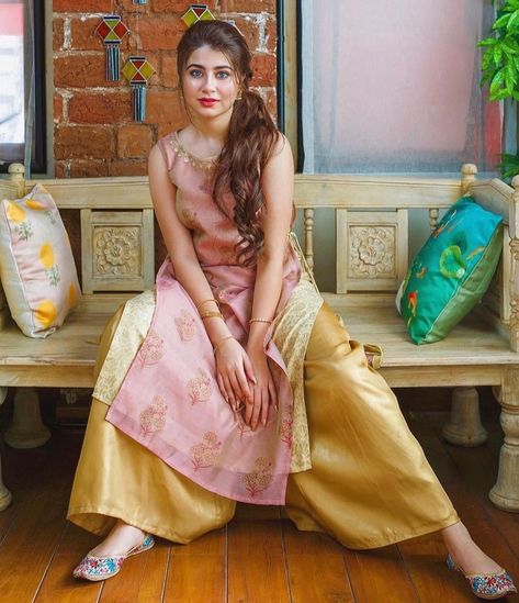 Aditi Bhatia Dresses, Cotton Suit Designs, Aditi Bhatia, Casual Indian Fashion, Pakistani Fashion Party Wear, Indian Tv Actress, Traditional Indian Outfits, Indian Bridal Fashion, Light Dress