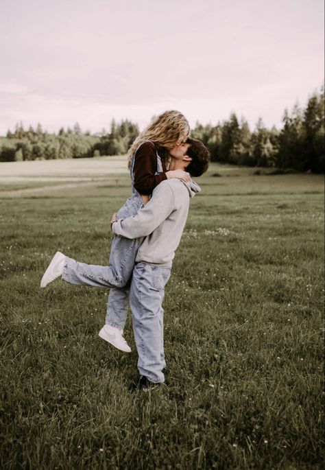 Water, hippie, earth, nature, trees, plants, hikes, waterfalls Poses For Pics With Boyfriend, Bf And Gf Professional Pictures, Poses For Couple Photoshoot, 2 People Poses Couple, Pose With Girlfriend, Cute Boyfriend Photos, Tall Gf And Short Bf Poses, Couples Pic Poses, Cute Couple Professional Pics