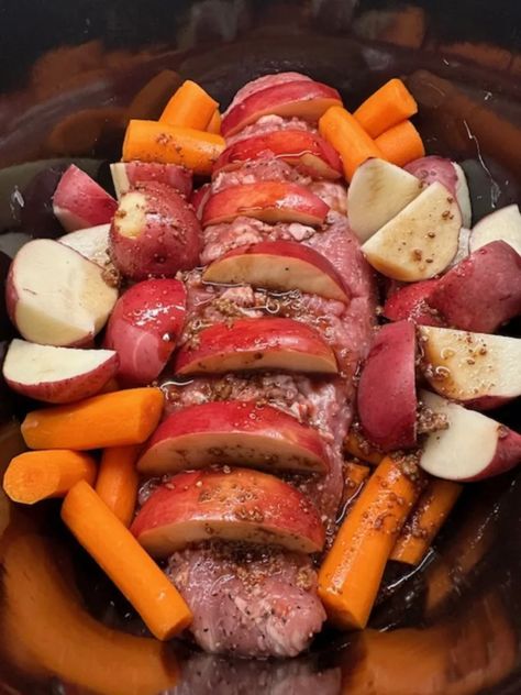 Tenderloin Crockpot, Pork Tenderloin Crock Pot Recipes, Tenderloin Recipes Crockpot, Fall Slow Cooker, Slow Cooker Pork Loin, Crockpot Pork Tenderloin, Slow Cooker Recipes Pork, Slow Cooker Pork Tenderloin, Slow Cooker Dinner Recipes