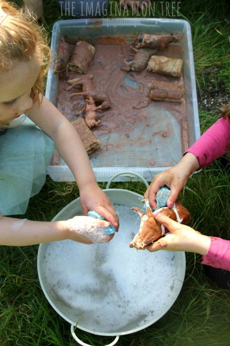 Wash the Muddy Farm Animals Sensory Play - The Imagination Tree Farm Activities Preschool, Farm Animals Activities, Farm Theme Preschool, Play Farm, Farm Animal Crafts, Imagination Tree, Farm Animals Theme, Farm Preschool, Farm Day