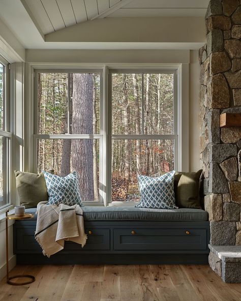 Americana Lake House, Upscale Lake House Interior, Cottagecore Lake House, Craftsman Lake House Interior, Old Lake House Aesthetic, Cottage Core Lake House, Lake House Makeover, Maine Cabin Aesthetic, Small Mountain House Interior