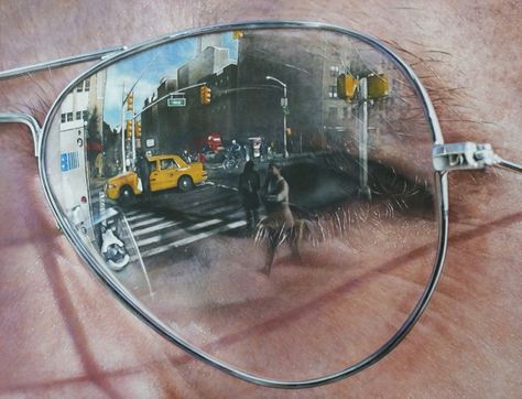 You will barely believe your eyes at the sharp paintings by Simon Hennessey from Birmingham, UK. He capitalizes on reflections in sunglasses to portray the city scape or culture. “Constructing my own interpretations of a reality results in blurring the boundaries of what is real and what is made up. I use the camera only as a source to assist me with gathering information.” The crystal clear imagery accentuate strands of hair, skin pores, and every glittering detail on the glasses lens. Simon Hennessey, Ap Drawing, Reflection Painting, Gcse Art Sketchbook, Reflection Art, Hyper Realistic Paintings, Reflection Photography, Birmingham Uk, Uk Artist