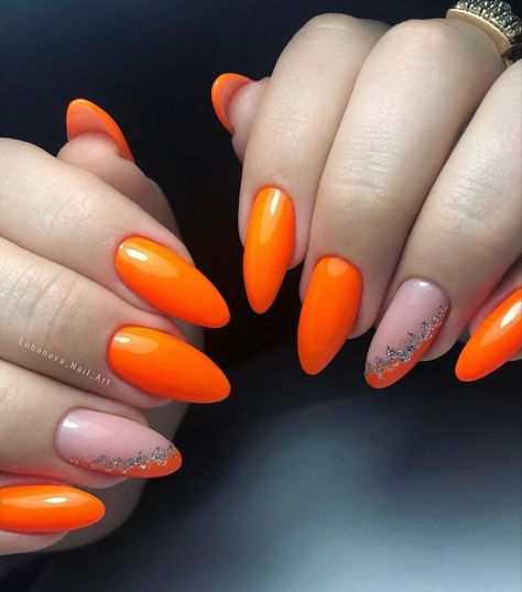 Orange Almond Nails, Neon Orange Nails, Orange Nail Designs, Orange Nail Polish, Orange Nail, Nail Salon Design, Trendy Nail Art Designs, Nail Art Designs Videos, Bright Nails