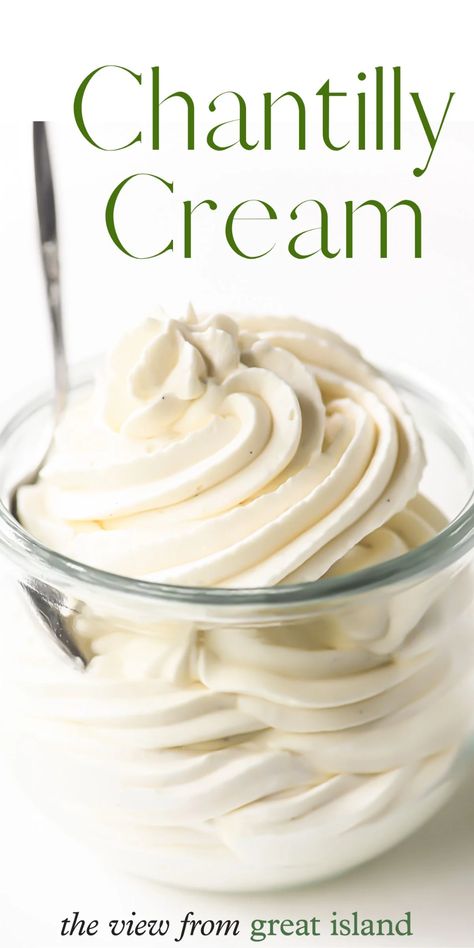 Chantilly Cake Frosting Recipe, How To Make Clotted Cream At Home, Vanilla Chantilly Cream, How To Make Chantilly Cream, Savory Whipped Cream, Cream Icing For Cake, Simple Whipped Cream Cake Design, How To Make Whipped Cream, Stiff Whipped Cream