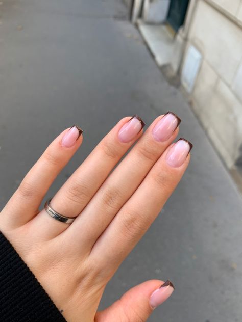 #frenchnails #shortnails #brown Cute Brown Short Nails, Short Square Brown French Tip Nails, Brown French Nails Square, Brown Square French Tip Nails, Brown French Tip Nails Square Short, Brown French Tips Square, Brown French Tip Square, Brown Short French Tip Nails, French Tips Long Square