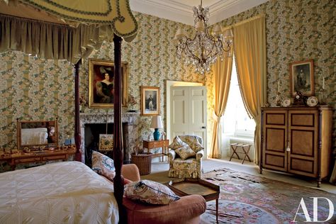 Architect Robert Adam Restores a 17th-Century Home in Scotland Photos | Architectural Digest Georgian Interiors, English Interior, House Bedrooms, Gorgeous Bedrooms, Regency Era, Traditional Bedroom, English Country House, Guest Bedrooms