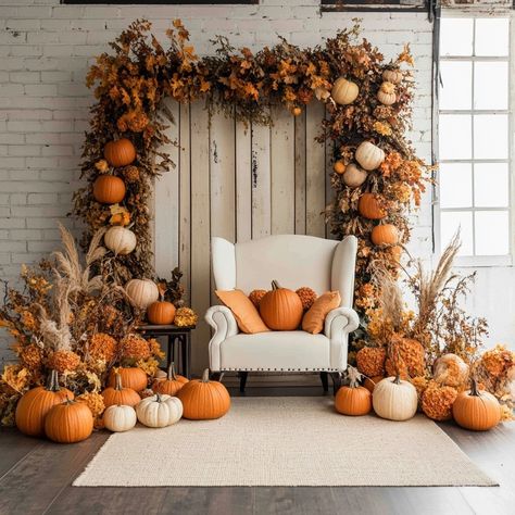 Create Fall Baby Shower Photo Backdrop Ideas, Fall Decor Backdrop, Fall Photoshoot Backdrop Ideas, Fall Photo Wall Backdrop, Fall Fest Photo Booth Ideas, Fall Photo Op Ideas, Set Halloween Fotografia, Fall Picture Backdrop Ideas, Fall Photo Wall