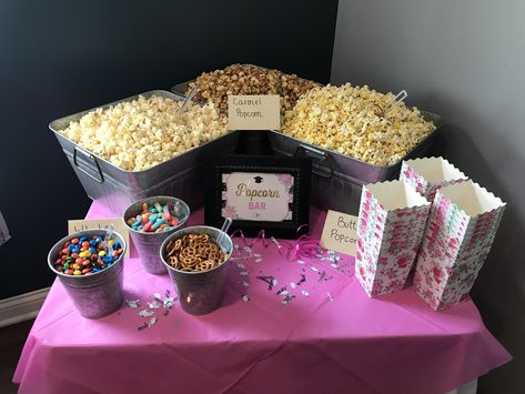 Popcorn Packaging Ideas Birthday Parties, Popcorn Party Ideas Decoration, Popcorn Bar For Graduation Party, Graduation Popcorn Bar Ideas, Popcorn Graduation Party, Graduation Popcorn Bar, Popcorn Bar Graduation Party, Idea For Graduation Party, Graduation Party Snacks