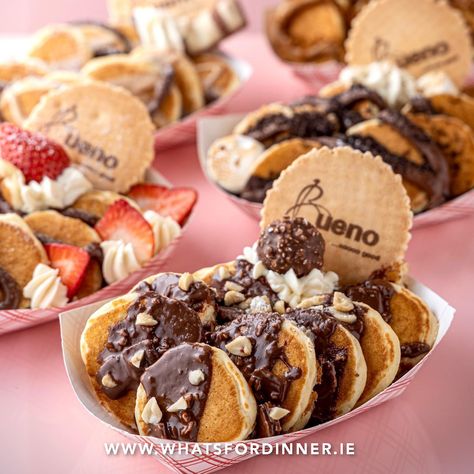 Pancake Stand Ideas, Mini Waffles Ideas, Poffertjes Aesthetic, Mini Pancakes Ideas Business, Hot Cakes Minis, Mini Pancake Dessert Ideas, Pancake Food Truck, Pancakes To Go, Mini Pancakes Business