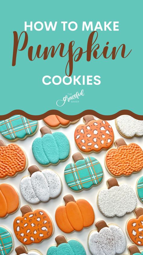 Fall Decorated Cookies Royal Icing, Pumpkin Sugar Cookies Decorated, Easy Pumpkin Cookies, Icing Cookies Tutorial, Cookies For Fall, Thanksgiving Cookies Decorated, Pumpkin Cookies Decorated, Iced Pumpkin Cookies, Fall Decorated Cookies