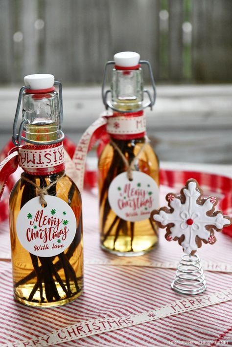 Vanilla Extract Christmas Gift, Diy Vanilla Extract, Vanilla Christmas, Diy Vanilla, Apple Fritter Bread, Large Mason Jars, Madagascar Vanilla Beans, Homemade Vanilla Extract, Mini Pumpkin Pies