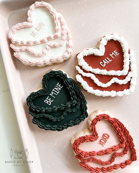 Valentine’s Sugar Cookies, Vintage Cookies Decorated, Birthday Cookies Aesthetic, Galentines Party Cookies, Vintage Sugar Cookies, Valentine’s Day Sugar Cookies Decorated, Cake Shaped Cookies, Valentine’s Day Cookies Royal Icing, Valentines Day Sugar Cookies Decorated