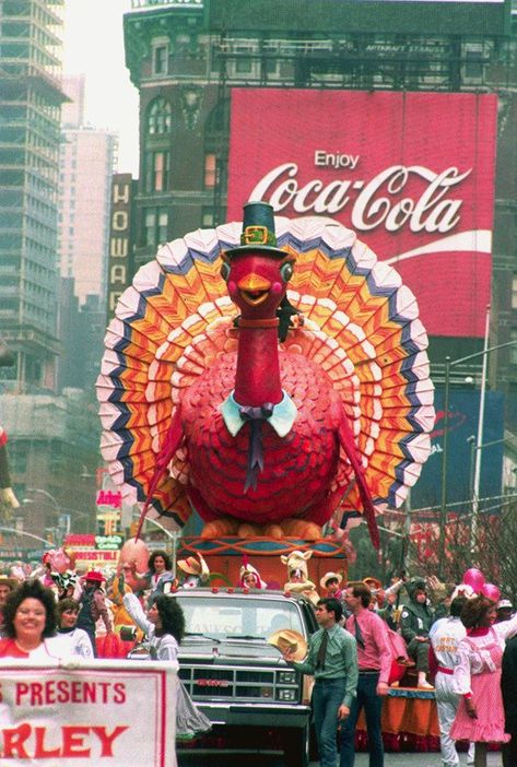 We're loving these vintage and black and white photos of the Macy's Thanksgiving Day Parade, which marks its 91st official year today. Macy's Day Parade, Macys Thanksgiving Parade, Macy’s Thanksgiving Day Parade, Macys Parade, Tom Turkey, Thanksgiving Parade, Thanksgiving Day Parade, Vintage Thanksgiving, Parade Float