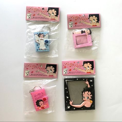 Betty Boop New In Packaging 3 Keychains 1 Frame Made Of Rubber Betty Boop Accesorios, 2000s Room Decor, Betty Boop Gifts, Its Almost My Birthday, Impulsive Ideas, 2000s Room, Custom Gold Jewelry, Handmade Gifts For Him, Cute Car Accessories