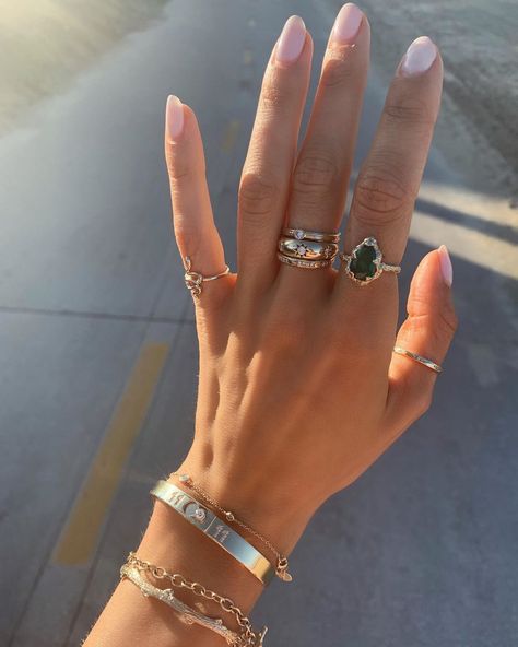 Where To Put Rings On Your Fingers, Steph Bohrer Rings, Perfect Ring Stack, Aesthetic Ring Stack, Logan Hollowell Rings, Boho Ring Stack, Ring Stack Inspiration, Dainty Silver Ring Stack, Boho Rings Aesthetic