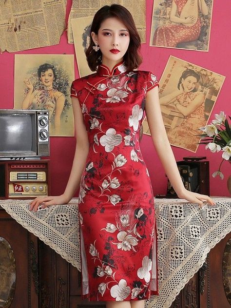 Red Floral Dress Outfit, Chinese Dress Modern, Japanese Style Dress, Red Chinese Dress, فستان زهري, Style Dress Patterns, Asian Style Dress, Floral Dress Outfits, Silver Cocktail Dress