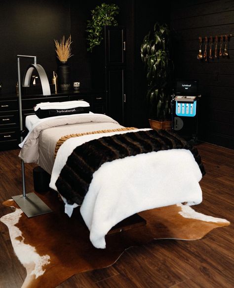 Esthetician Led Sign, Black Esthetician Room, Esthetician Rooms, Esthetician Goals, Lash Rooms, Solo Esthetician Room, Esthetician Studio, Spa Room Ideas Estheticians, Solo Esthetician