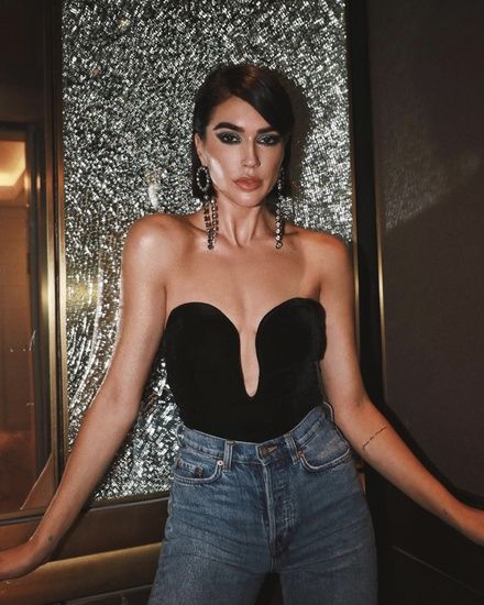 Elevator casual 🖤 #TravelOutfit #OOTD #DateNight #BlackTieLooks #WeekendLook #ShopStyle #shopthelook #hours #revolve #andotherstories #revolveawards #velvet #bodysuit Messages For Best Friend, Best Friend Engagement, Engagement Instagram, Brittany Xavier, Looks Pinterest, Casual Glam, Cocktail Outfit, Famous Girls, Looks Black