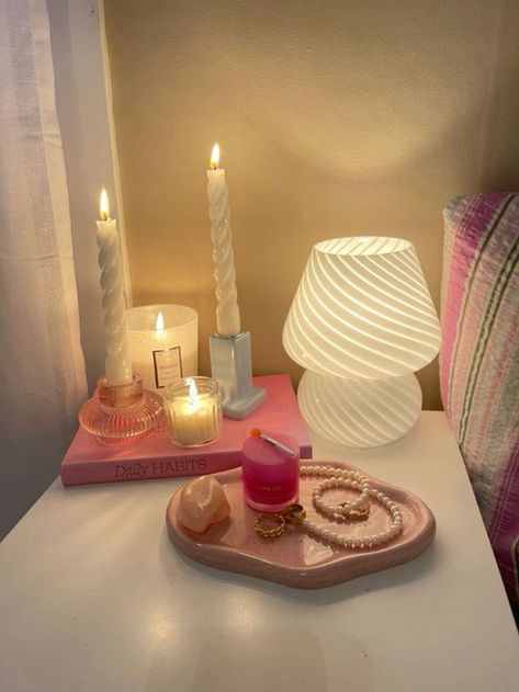 Cozy Small House Decor, Girly Apartment Bedroom, Projecter Room Idea, Girly Bedroom Aesthetic, Shelf Room Decor, Bedside Table Aesthetic, Aesthetic Nightstand, Girly Apartments, Pinterest Room Decor