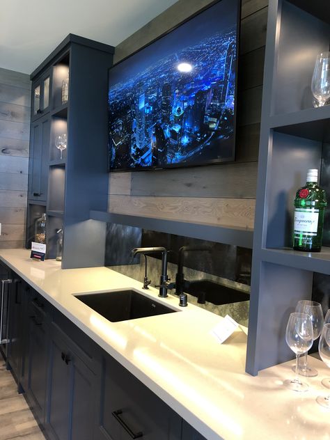 Idea for basement bar - minus the TV. More structure of shelving/cabinets than color necessarily. Could see a cool granite backsplash Basement Sports Bar, Modern Basement Bar, Basement Wet Bar, Building A Home Bar, Basement Bar Plans, Bloxburg Basement, Home Wet Bar, Dream Basement, Cave Basement