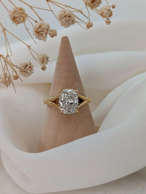 2.5 Carat Elongated Cushion Diamond Engagement Ring, 14K Yellow Gold Solitaire Ring - Etsy Engagement Ring Classic Elegant, Elongated Cushion Engagement Ring, Cushion Diamond Engagement Ring, Cushion Moissanite Engagement Ring, Diamond Engagement Rings Cushion, Yellow Gold Solitaire Ring, Elongated Cushion Cut, Long Cushion, Cute Engagement Rings