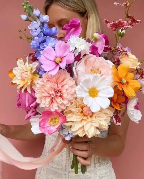 THE TOP WEDDING FLOWER TRENDS FOR 2024 Bright Flowers Wedding, Bright Wedding Bouquet, August Flowers, Colorful Bridal Bouquet, Wedding Flower Trends, Colorful Wedding Bouquet, Bright Wedding Flowers, Colorful Wedding Flowers, Bridal Bouquet Flowers