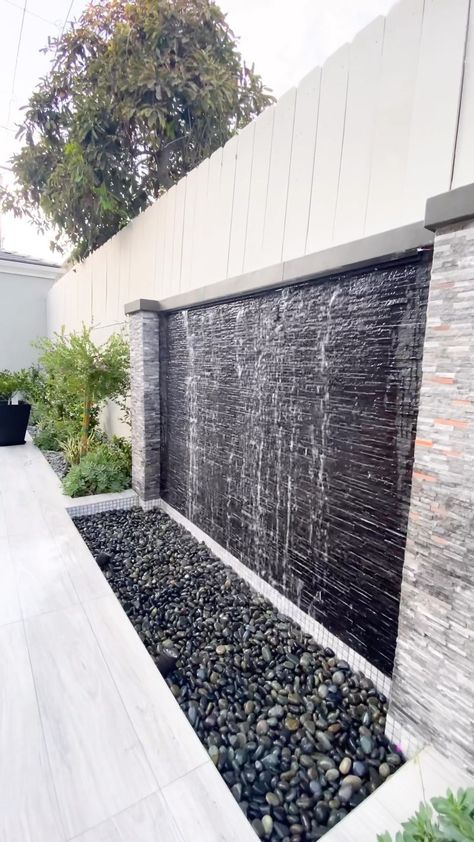 #waterfeature #stoneveneer #firepit #waterfeatures #firepits #exterior #exteriordesign #outdoorspace #backyarddesign #backyardgoals #tiles… | Instagram Outdoor Wall Fountains, Water Fountain Design, Kolam Koi, Taman Air, Water Feature Wall, Outdoor Water Feature, House Ranch, Fountains Backyard, Terrace Garden Design