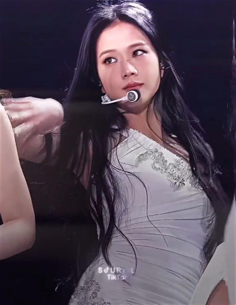 cr. sourlili on tiktok [ #jisoo #jisooedit #edit #blackpink ] My Girl Song, Jisoo Video, Jisoo Fancam, Bp Video, Strong Female Lead, Lip Balm Collection, Jisoo Icon, Jisoo Edit, Black Pink Background