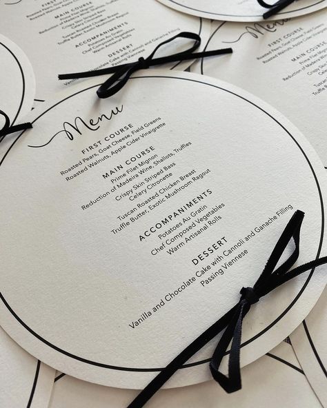 Modern black and white wedding day menu with bow detail. Created by Maryland luxury wedding stationer Turnage + Watts. Modern Black And White Wedding, Wedding Menus Design, Black And White Wedding Theme, Black Bows, Luxury Invitation, Wedding Invitations Romantic, Wedding Menu Cards, Botanical Wedding, Studio Design