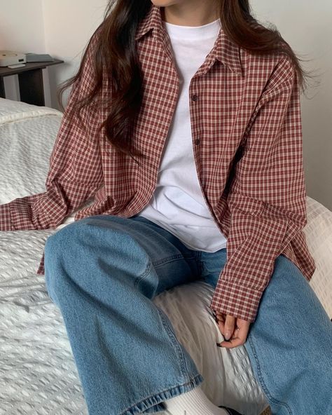 Gingham Button Up, Red Shirt Outfits Women Casual, Party Outfits Winter, Ootd Christmas, Outfitinspo Style, Korean Casual Outfits, Christmas Party Outfits, Easy Trendy Outfits, Online Fashion Store