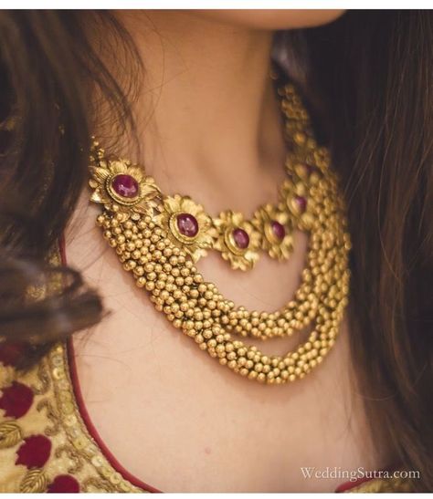 Gold Necklace Indian, Gold Necklace Indian Bridal Jewelry, Antique Gold Jewelry, Gold Jewelry Simple, Gold Jewellery Design Necklaces, Indian Wedding Jewelry, Gold Jewelry Indian, Gold Necklace Designs, Jewelry Design Necklace