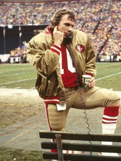 49ers Pictures, Nfl Football 49ers, Nfl Football Pictures, Nfl 49ers, Nfl Photos, Joe Montana, 49ers Football, Nfl History, Football Photos