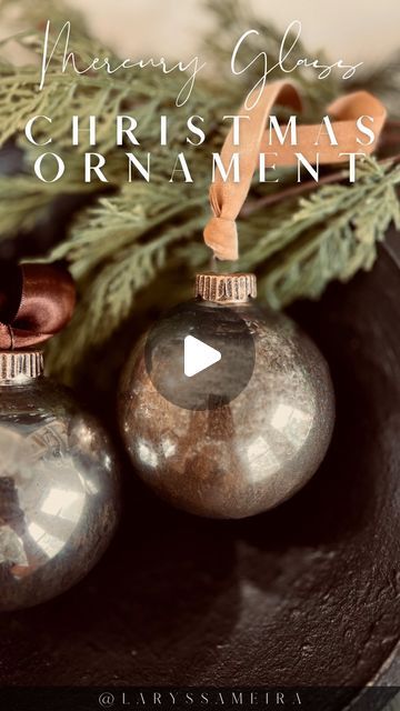 LARYSSA MEIRA | Neutral Home Decor & DIY on Instagram: "DAY 3 of 21 days of Christmas! And today I am showing you how I made those mercury glass looking ornaments using a couple spray paints and plastic clear ornaments! 😍 The secret to this one is to spray the water and vinegar before the paint dries so that you get this effect! 😍 I wasn’t sure this one was gonna work - I had to trust the process - and I love how they turned out!  Now tell me… which number should I post next? 😝  ——————  #holiday #holidaydecor #christmasdecor #vintagechristmas #vintagechristmasdecor #diychristmas #diyhomedecor #aestethicchristmas #goldchristmas #diychristmasdecor #dollartree #dollartreechristmas #dollartreechristmasdecor #diychristmasornaments #highenddiy #designerinspireddiy #dollartreechristmasdiy #bud Diy Mercury Ornaments, Painting Clear Ornaments Diy, Diy With Clear Ornaments, Faux Mercury Glass Ornaments Diy, Mercury Ornaments Diy, Diy Mercury Glass Plastic Ornaments, Diy Plastic Ball Ornaments Craft Ideas, Spray Painting Christmas Ornaments, Diy Christmas Ornaments Clear Glass Ball