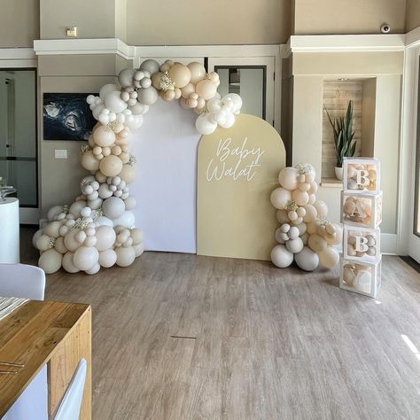 Neutral || Baby Walat 🍂 - We love the final result, without a doubt the neutral colors are our favorites🤎 - Thank you very much for letting us be part of such a special moment @nermin0708 🤍 Our favorite supplier, vinyl and background @oncepublicidadtj 🫶🏻 #neutralbaby #babyshowerneutral #decorneutra #balloonsneutral #neutraldecor #babyshowerdecorations #babyshowerneutral #neutralstyle #babyneutral #babyshowerdecorations #decorationbabyshower Balloon Arch Neutral, Neutral Balloon Garland, 35th Birthday, Neutral Baby Shower, Neutral Decor, Neutral Fashion, Neutral Baby, Balloon Arch, Pregnancy Tips