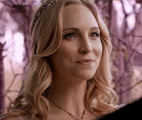 Candice King Gif, Irl Icon, Edit Gifs, King Gif, Gfx Resources, Stefan And Caroline, Candice Accola, Candice King, Caroline Forbes