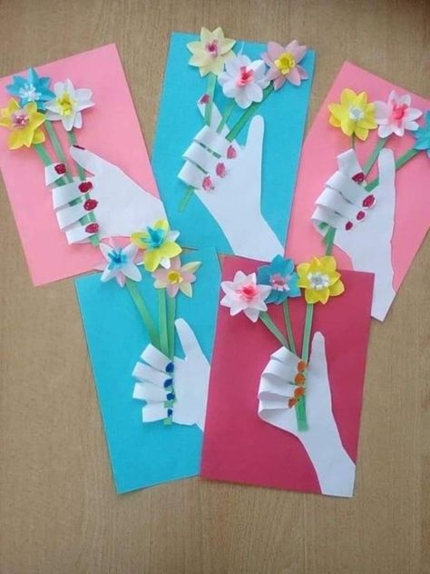 50+ Easy DIY Mothers Day Cards for Kids to Make That Mom Will Love | HubPages Påskeaktiviteter For Barn, Mothers Day Crafts Preschool, Diy Mother's Day Crafts, Mother's Day Activities, Spring Crafts For Kids, Hand Crafts, Diy Valentine, Mothers Day Crafts For Kids, Kindergarten Crafts