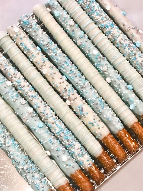 Winter Wonderland Sprinkle, Diy Winter Wonderland Wedding Decorations, Dessert Table Ideas Winter Wonderland, Winter Theme Sweet 16 Wonderland, Sweet 16 Decorations Winter Wonderland, Winter Wonderland Frozen Party, Winter Sweets Ideas, Winter Wonderland Sweet Table, Winter Frozen Birthday Party