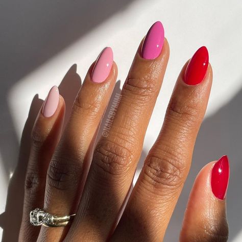 The 45 Best Valentine's Day Nails for 2024 | Vogue Red And Pink Nails Ideas, Nails Coquette, Valentines Nail, Star Nail, Heart Nail Designs, Celebrity Nails, Nails Valentines, February Nails, Nail Designs Valentines