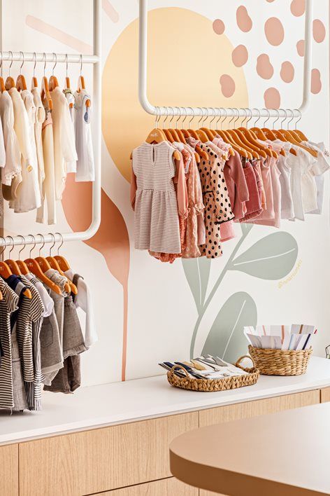 Nutti | 3P Studio Botique Interiors Ideas, Baby Boutique Display, Botique Interiors, Baby Store Display, Brazil 2022, Kids Clothing Store Design, Kids Branding Design, 2022 Picture, Storing Baby Clothes